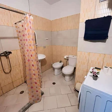 Gerald's Central * Vlorë